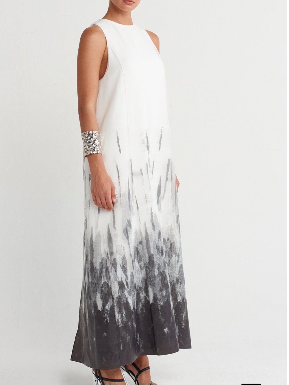 Sleeveless Ombre Brushstroke Maxi Dress in White and Gray